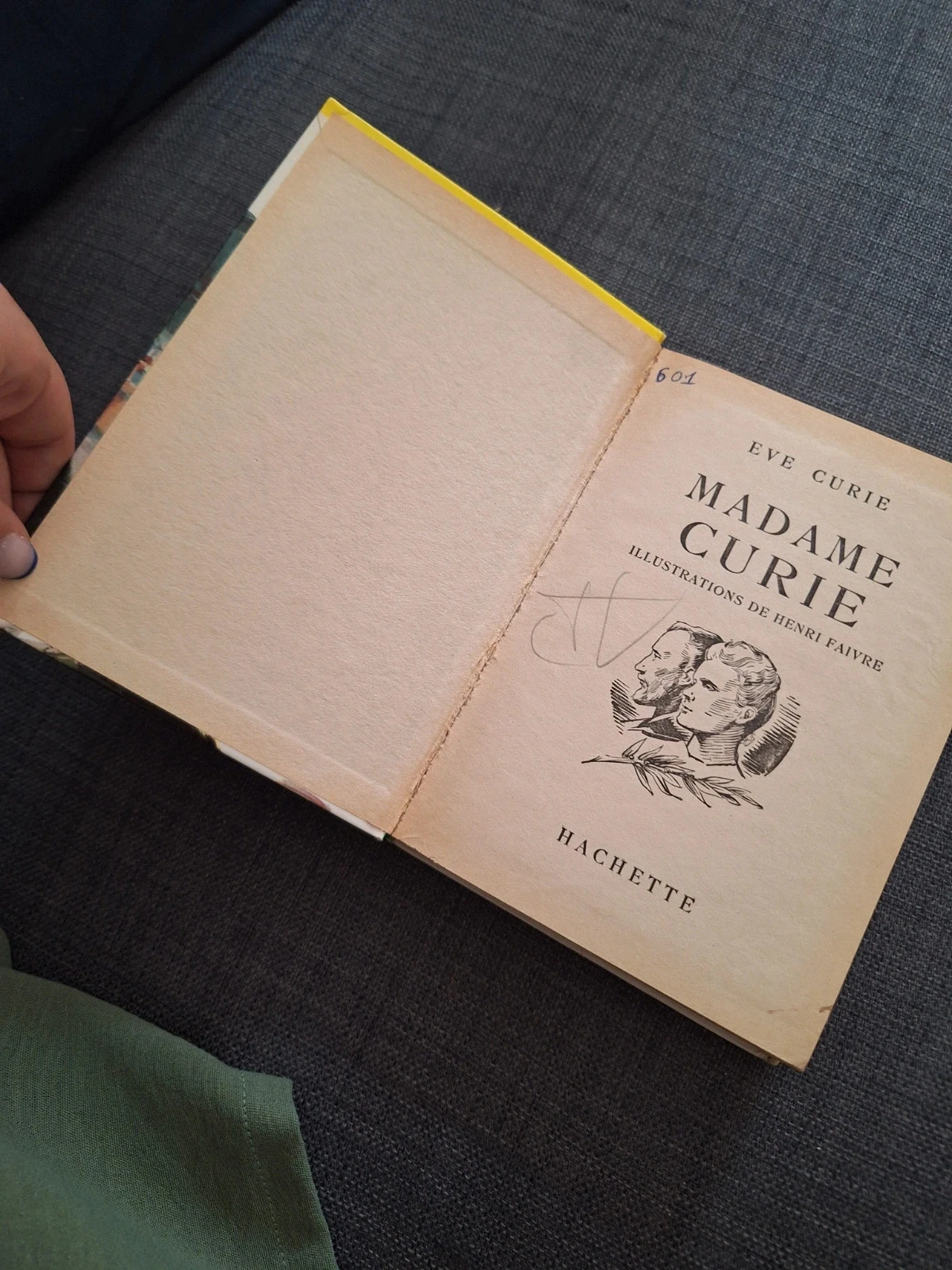 Livro vintage "Madame Curie" por Ève Curie - Biblioteca Verde – photo 5